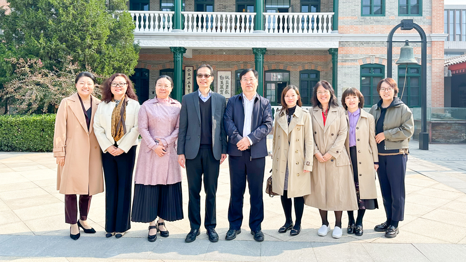 培侨信义学校校长室成员到访北京